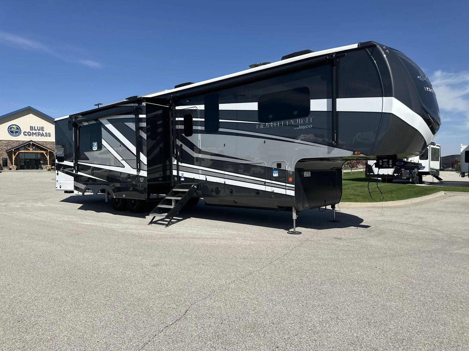 2026 Jayco North Point 395DSDB