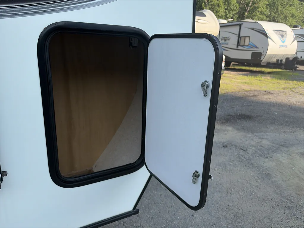2018 Forest River Flagstaff Micro Lite 19KD, Photos photo 24
