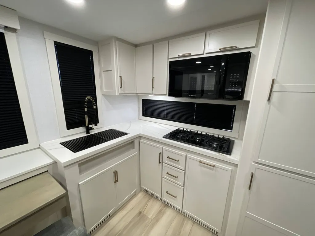 2025 Brinkley MODEL I 275, Photos photo 24
