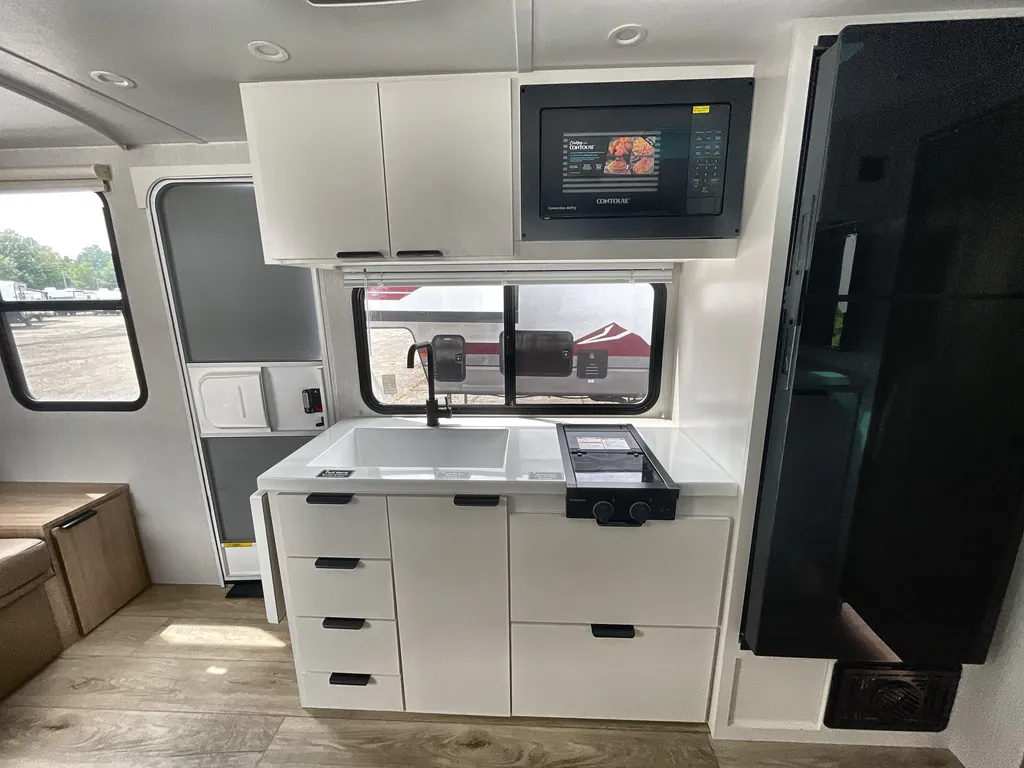 2027 Winnebago Micro Minnie 2108DS, Photos photo 12