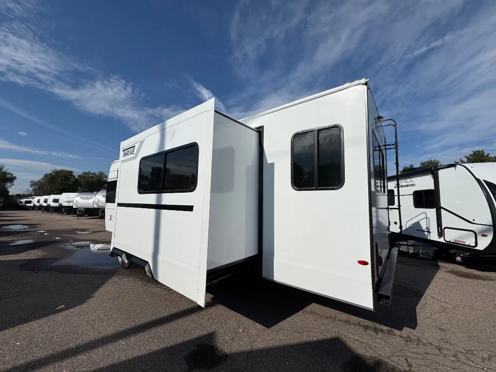 2026 Winnebago Thrive 25RLS - Photo 4