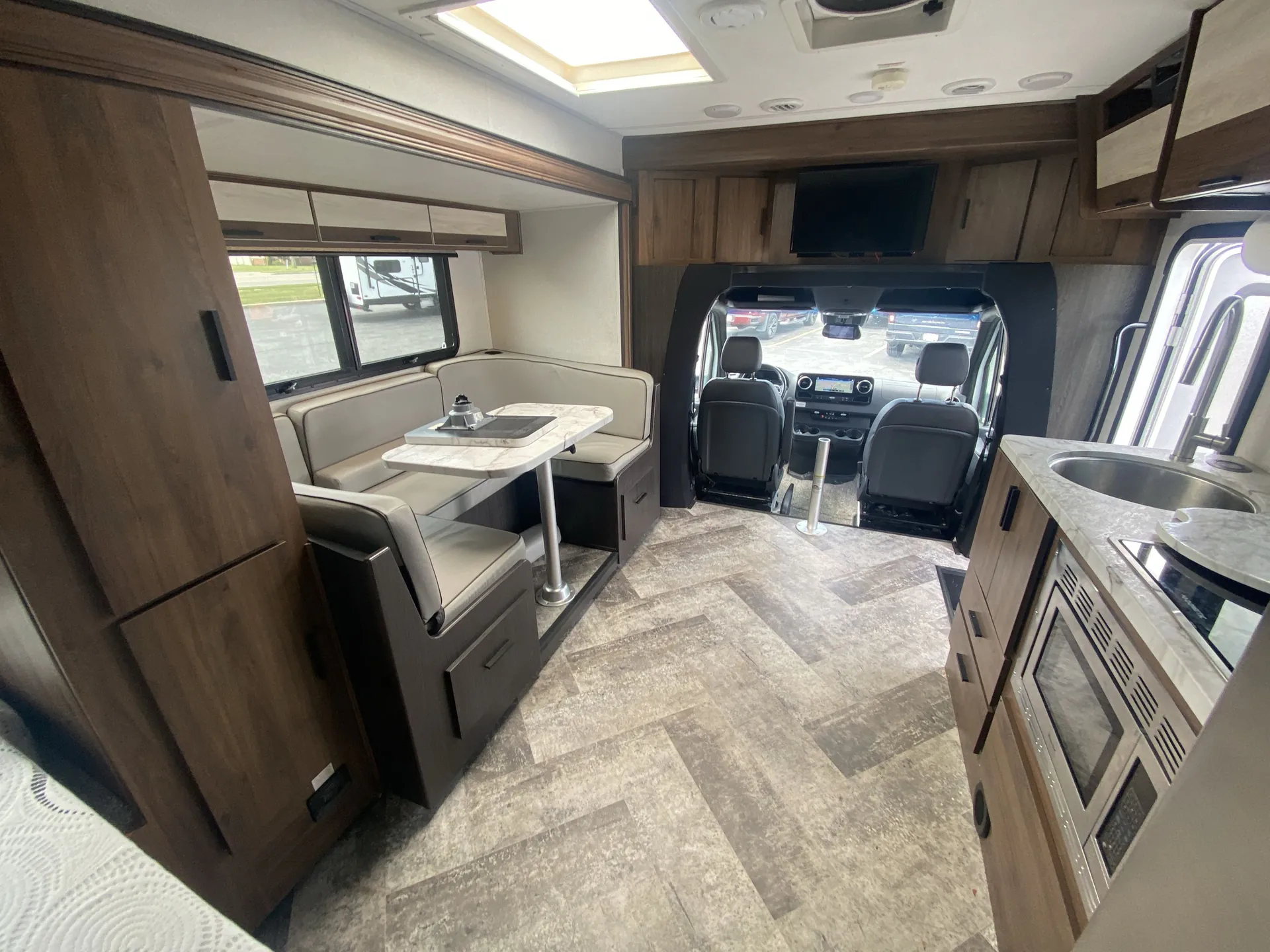 2020 Forest River Sunseeker MBS 2400B — living area main