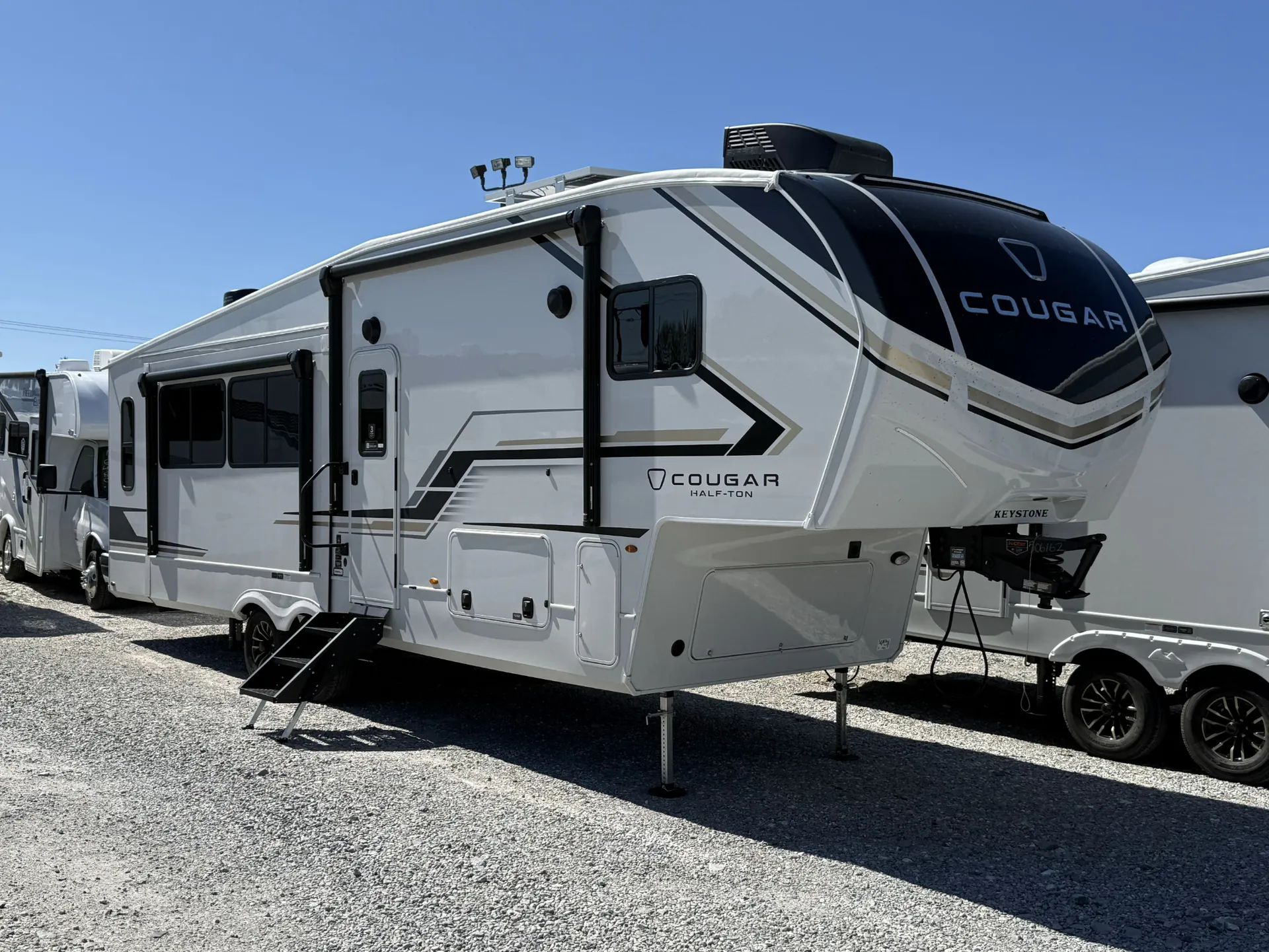 2026 Keystone Cougar Half-Ton 28RLI - Photo 2