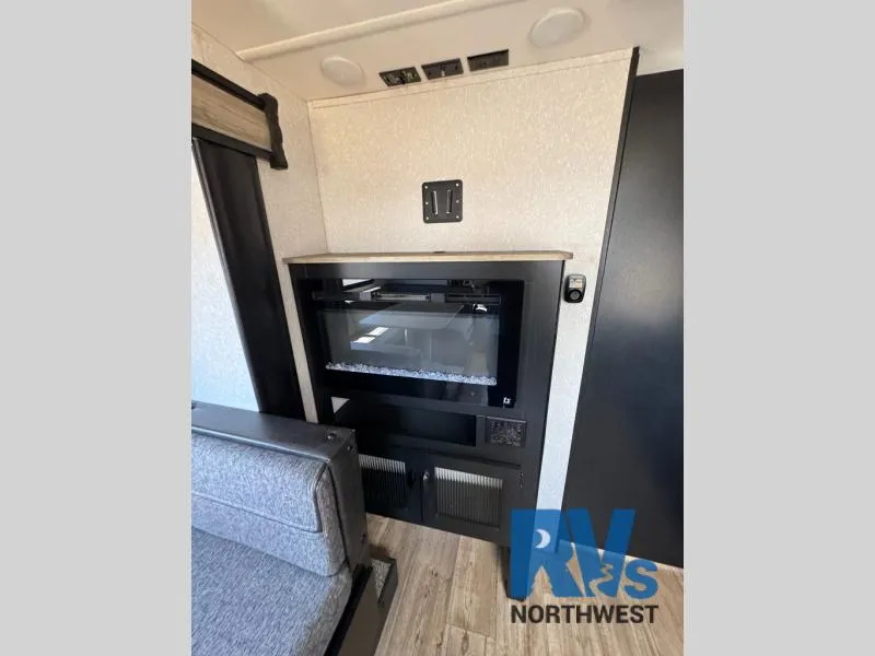 2022 Forest River Cherokee Grey Wolf 23MK - Photo 3