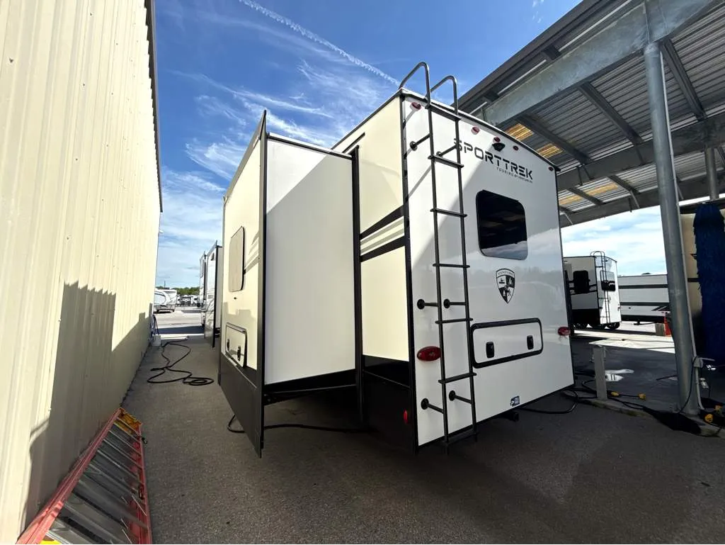 2026 Venture RV SportTrek 5 Touring Edition STTF365VFL - Photo 3