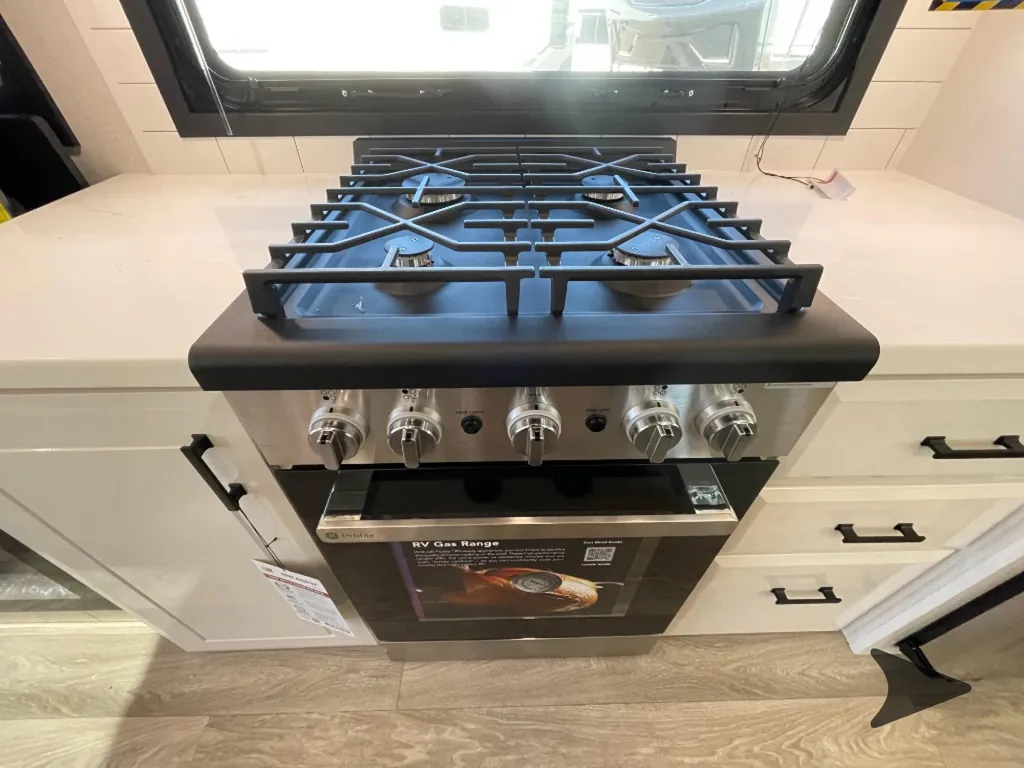 2027 Jayco Pinnacle 32RLTS, Photos photo 27