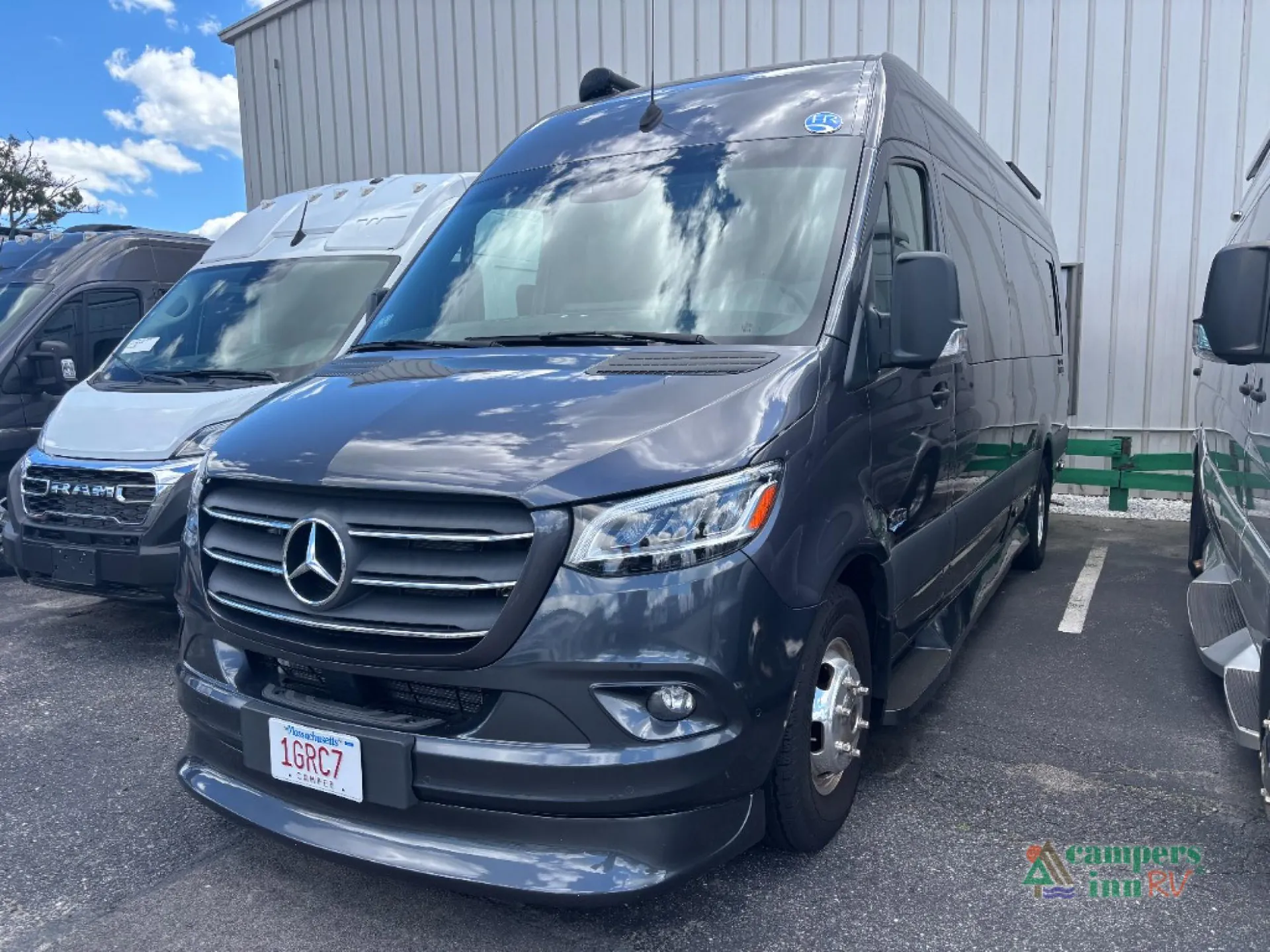 2024 Fleetwood Xcursion SL2 - Photo 4