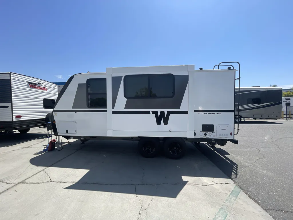 2027 Winnebago Micro Minnie 2108DS, Photos photo 6