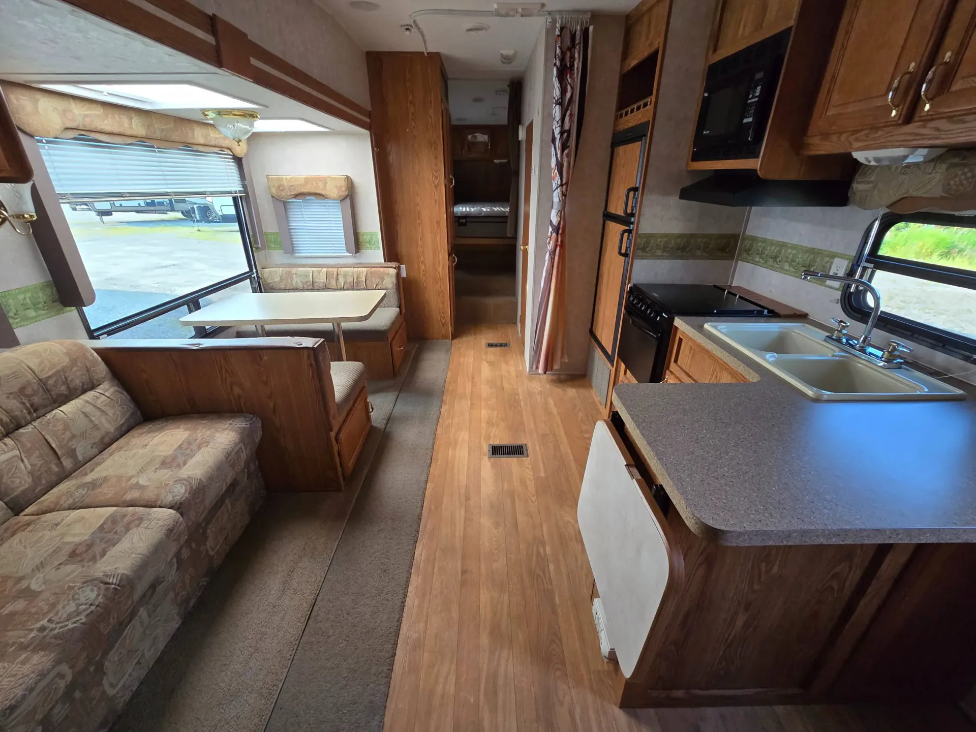 2006 Forest River Cherokee 255S - Photo 4