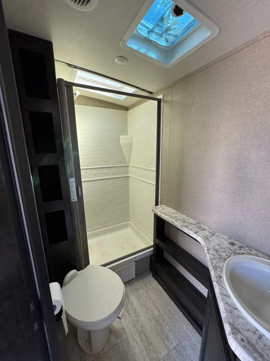 2019 Grand Design Imagine 2800BH, Photos photo 16