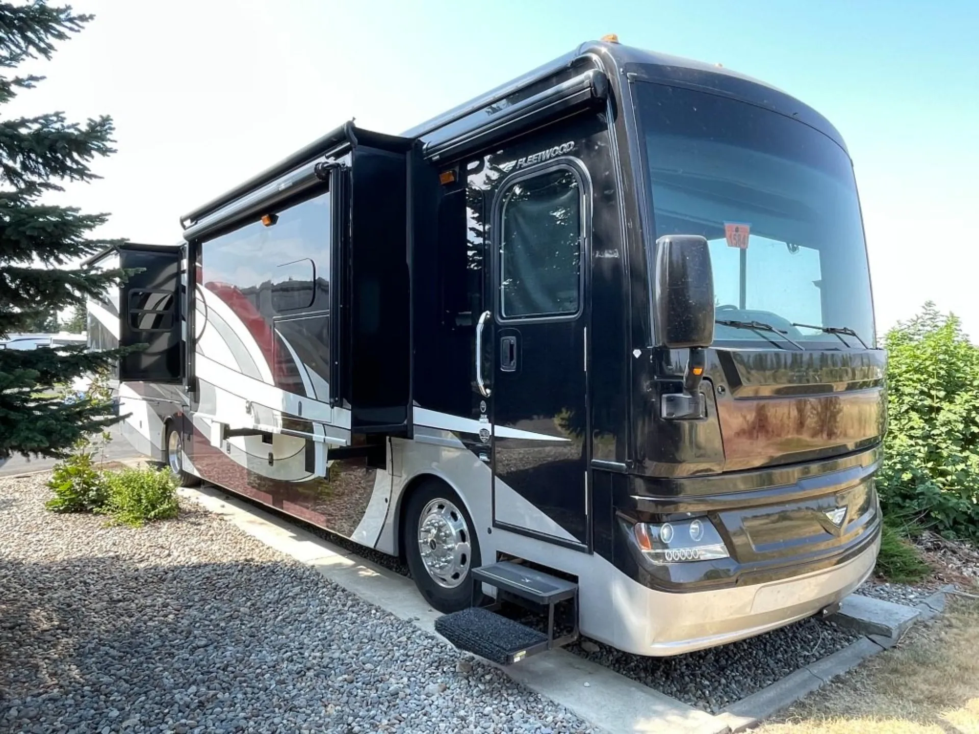 2018 Fleetwood Pace Arrow LXE 38K