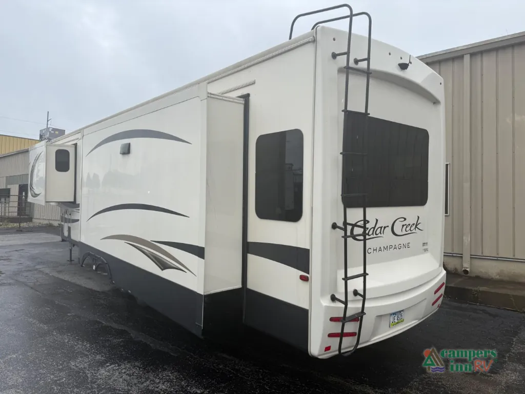 2020 Forest River Cedar Creek Champagne Edition 38EL, Photos photo 4