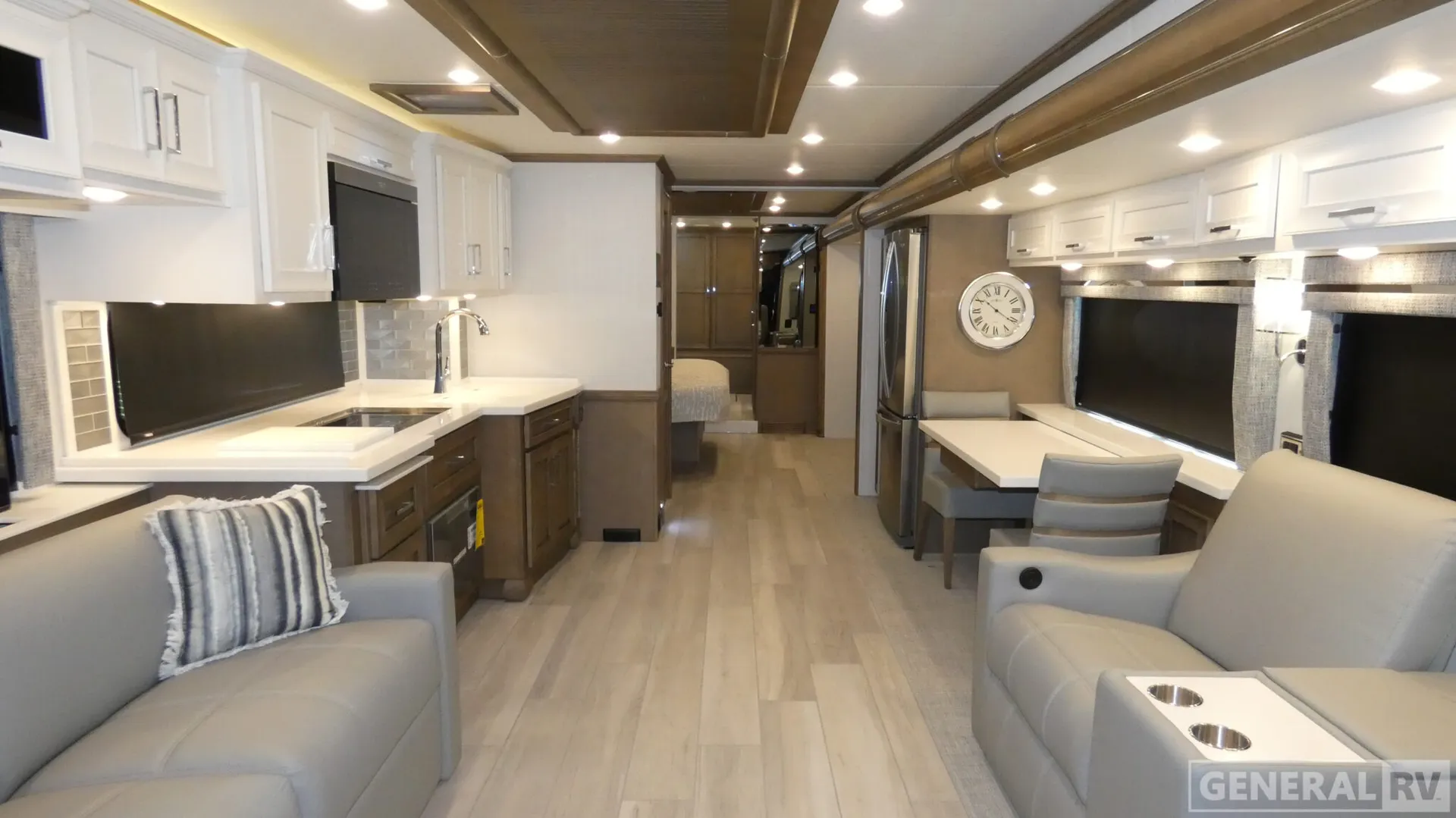 2026 Newmar Ventana 4369 - Photo 3