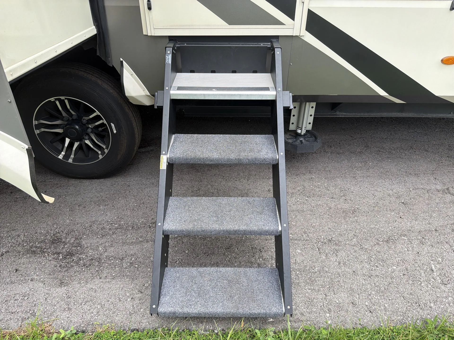 2021 Grand Design Solitude 310GK-R - Photo 3
