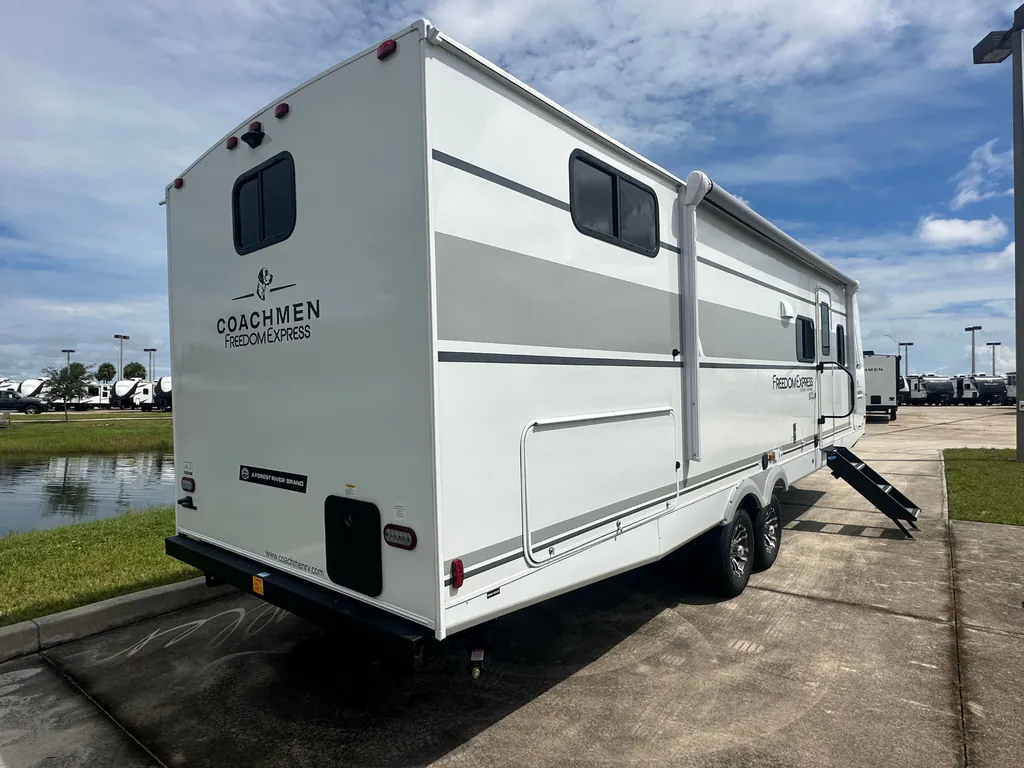 2026 Coachmen Freedom Express Select 30SE, Photos photo 2