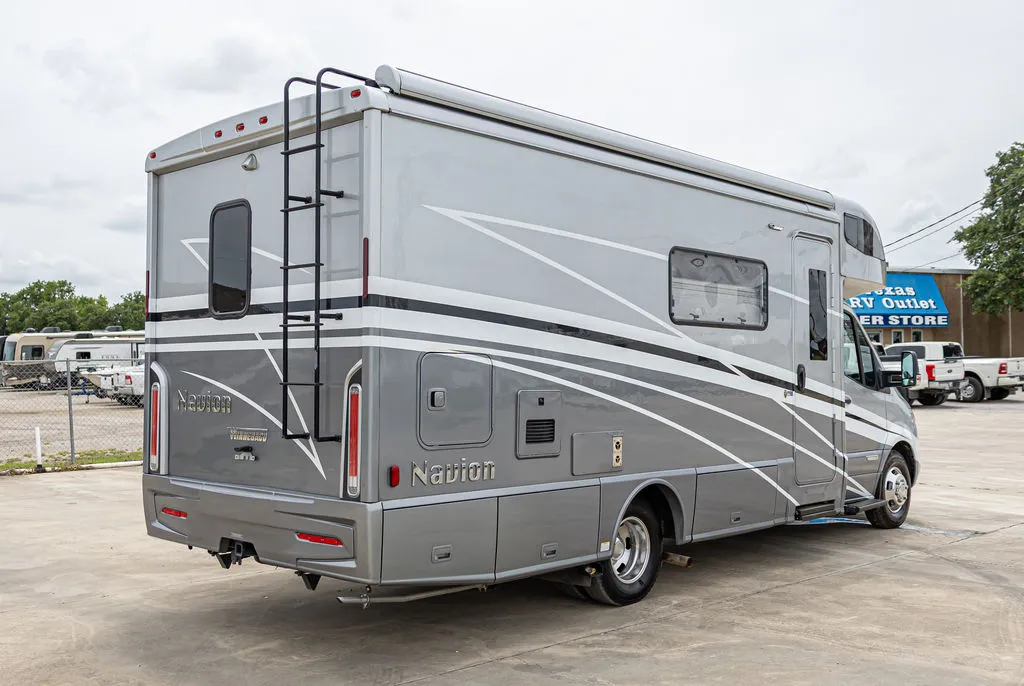 2022 Winnebago Navion 24D - Photo 4