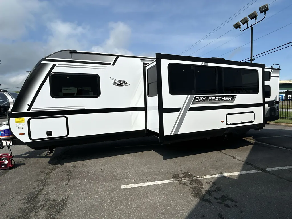 2027 Jayco Jay Feather 29BHB, Photos photo 6