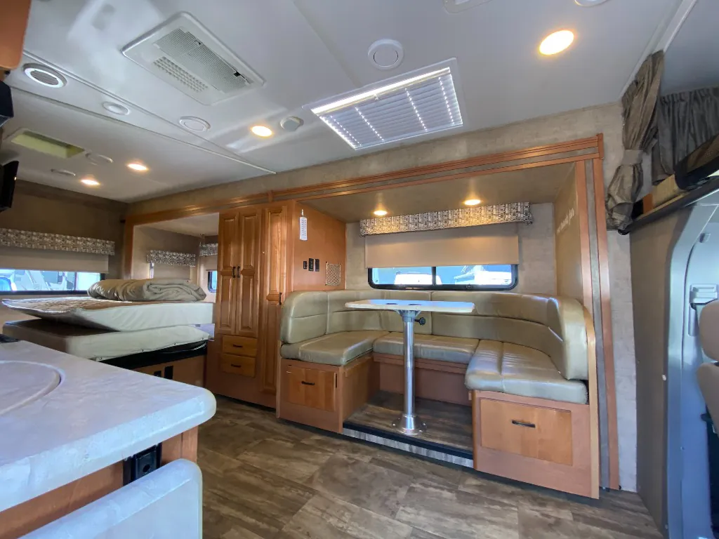 2016 Forest River Sunseeker MBS 2400W - Photo 4