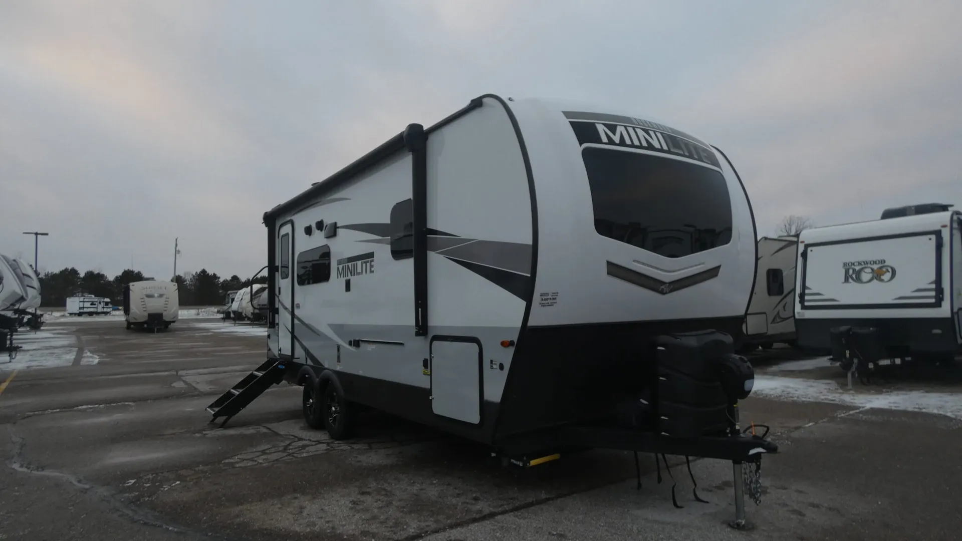 2023 Forest River Rockwood Mini Lite 2205S - Photo 2