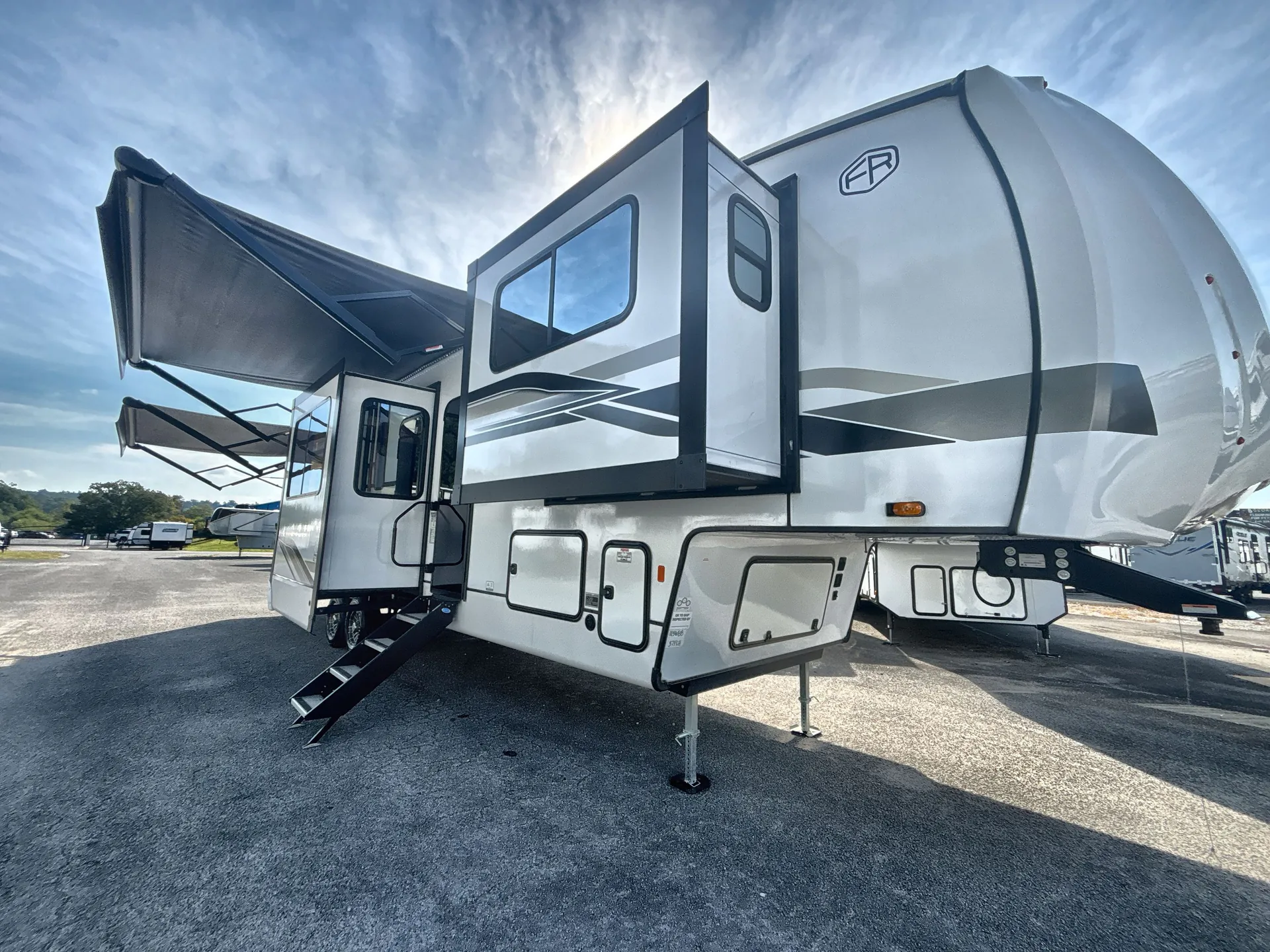 2025 Forest River Sabre 37FLH — campside