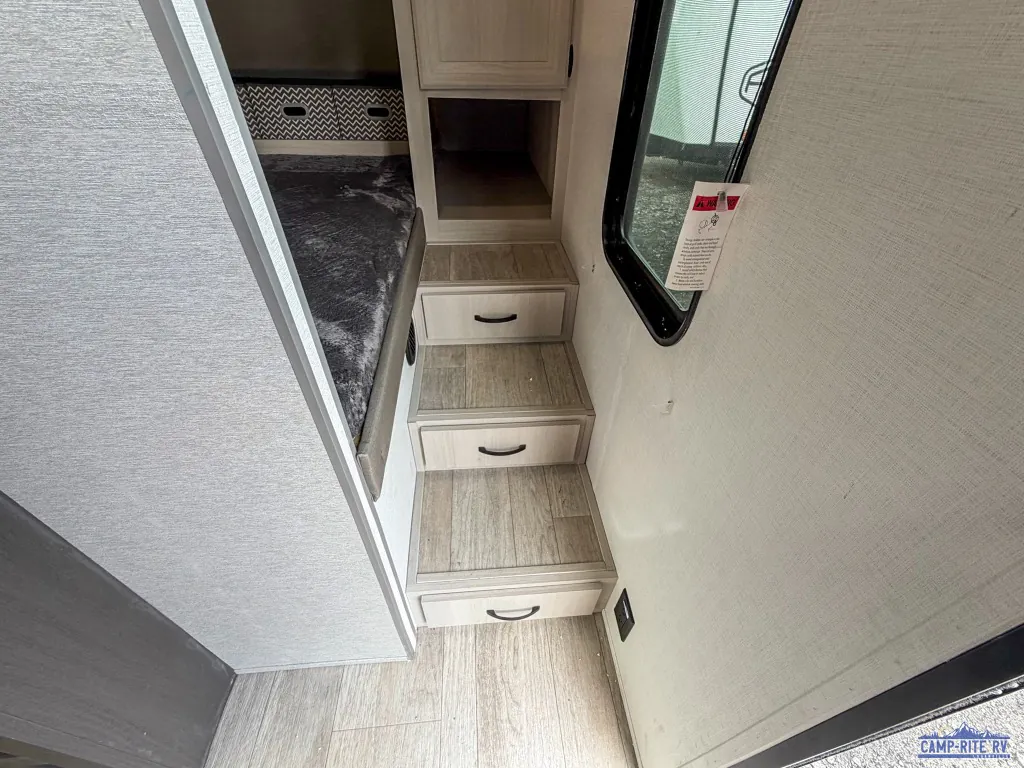 2027 Coachmen Catalina Legacy Edition 333DBDSCK, Photos photo 17