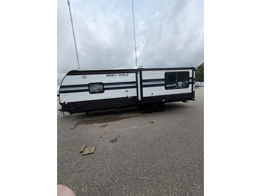 2027 Forest River Cherokee Grey Wolf 26SS, Photos photo 5