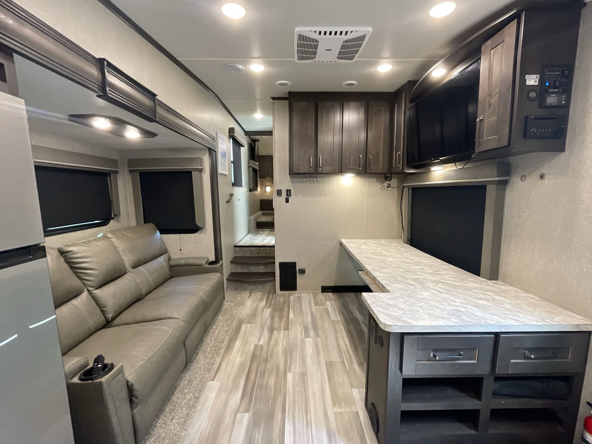 2022 Grand Design Reflection 150 Series 226RK — living area main