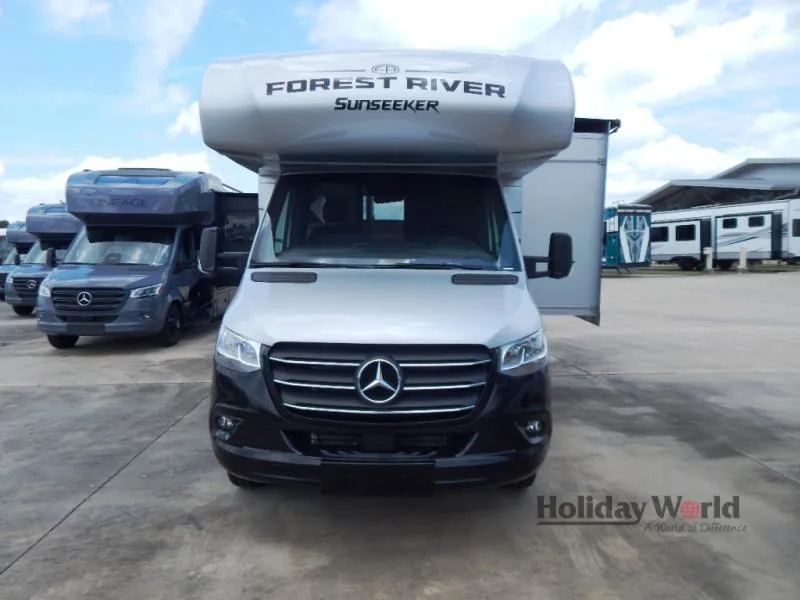 2026 Forest River Sunseeker MBS 2400T - Photo 4