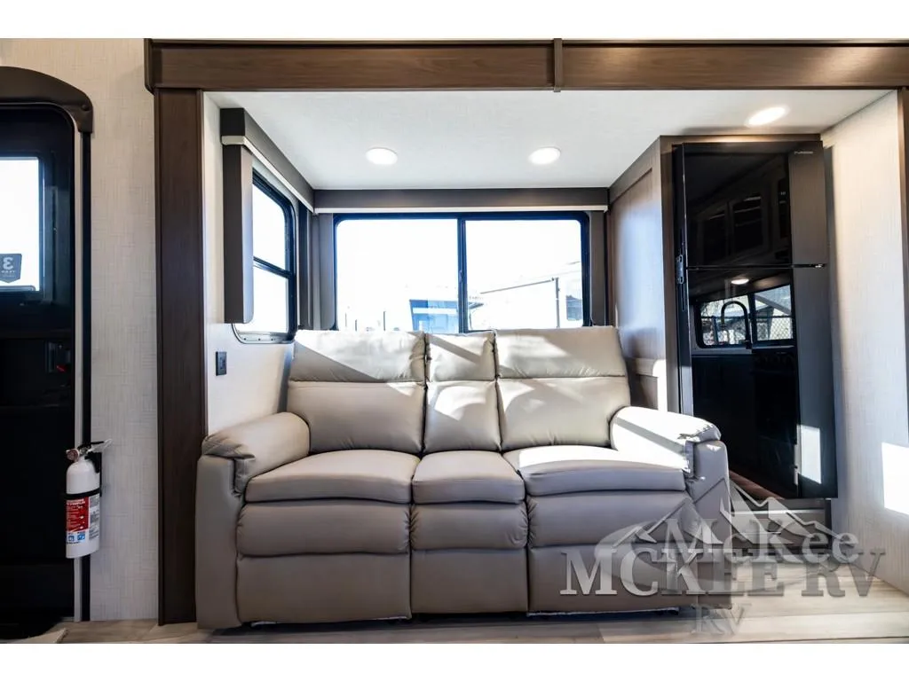 2026 Keystone Cougar Half-Ton 29MBD - Photo 4