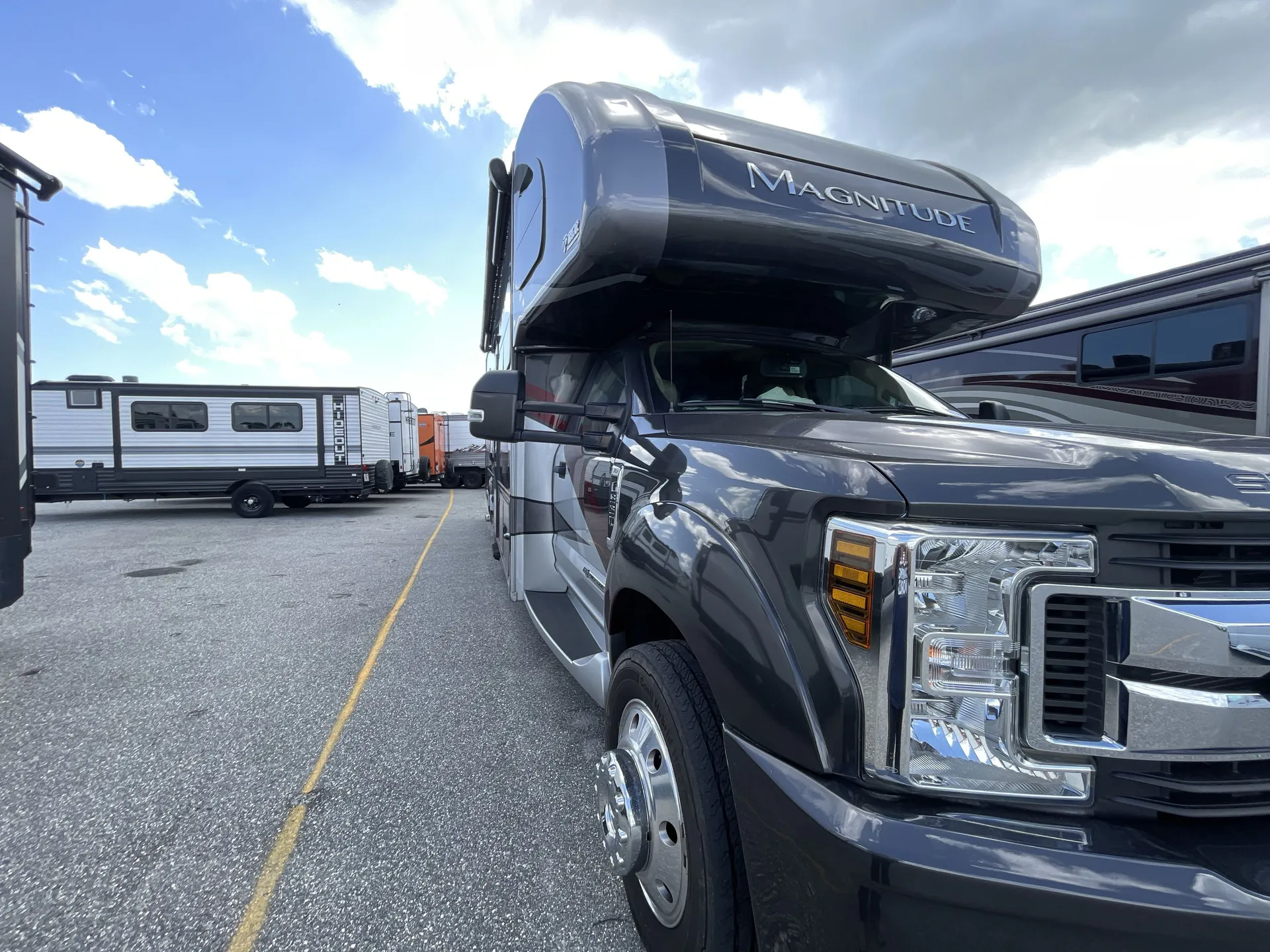 2020 Thor Motor Coach Magnitude BB35 - Photo 2