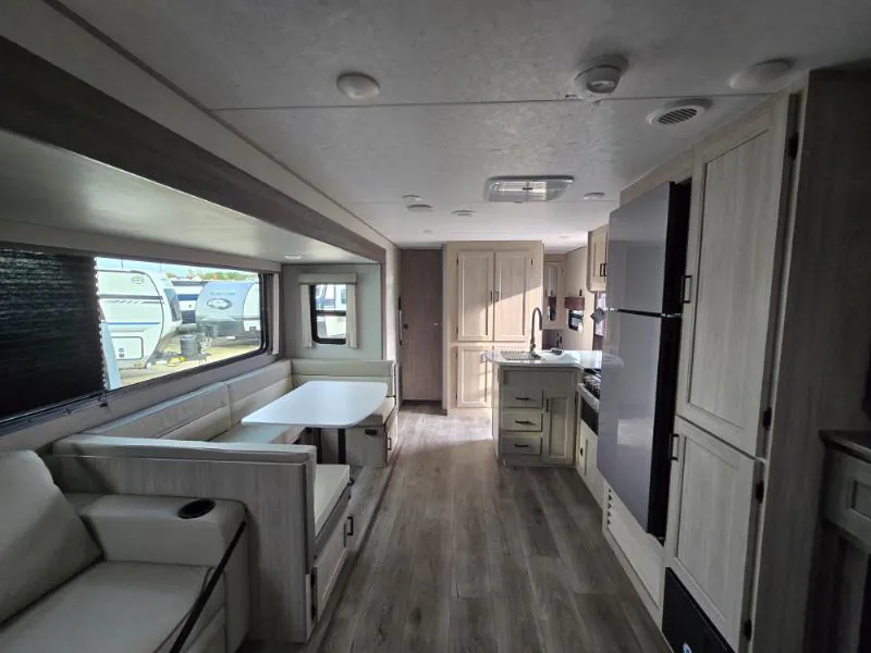 2026 Coachmen Catalina Legacy Edition 273DBHCK, Photos photo 4