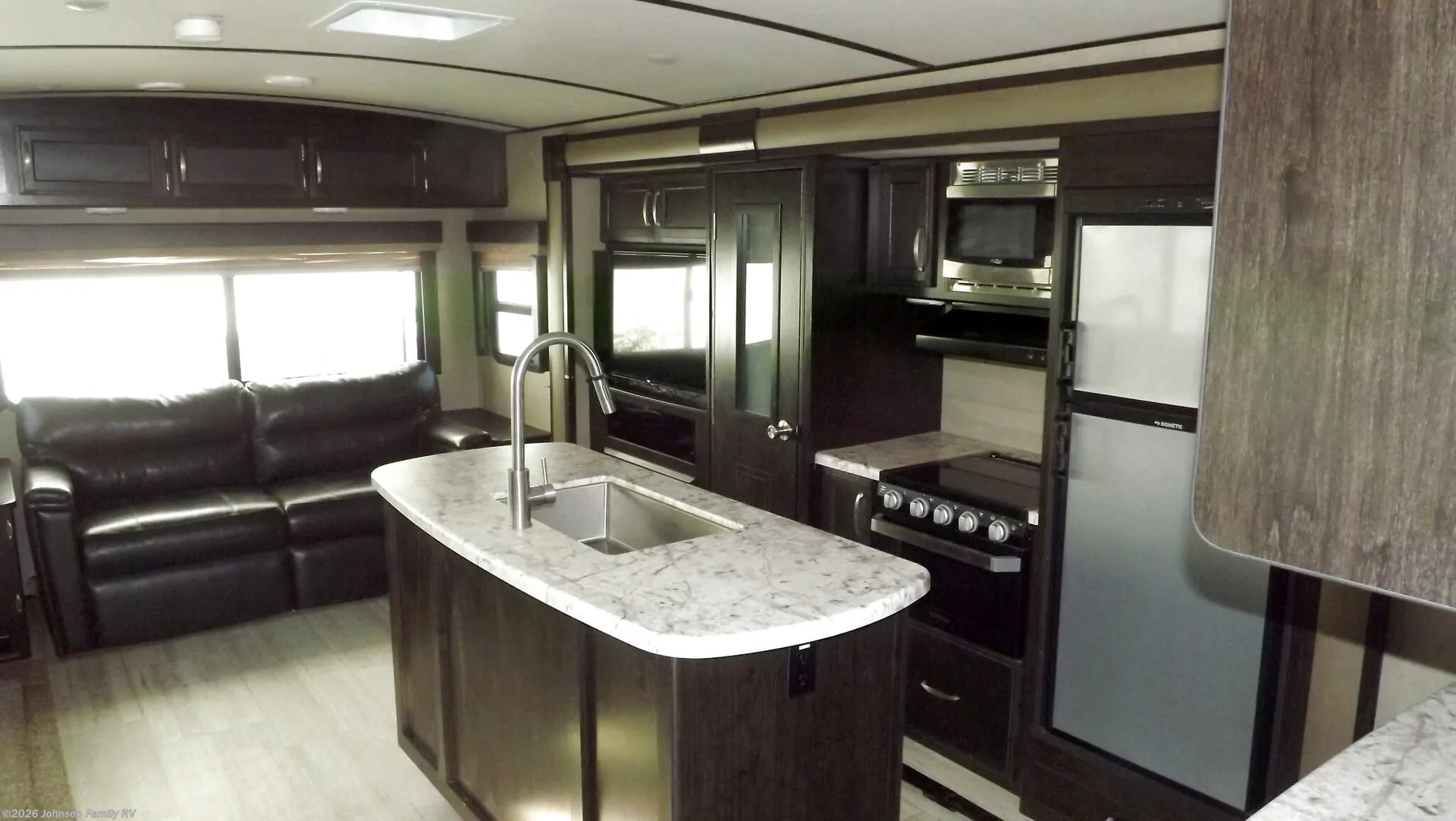 2018 Grand Design Imagine 2970RL - Photo 4