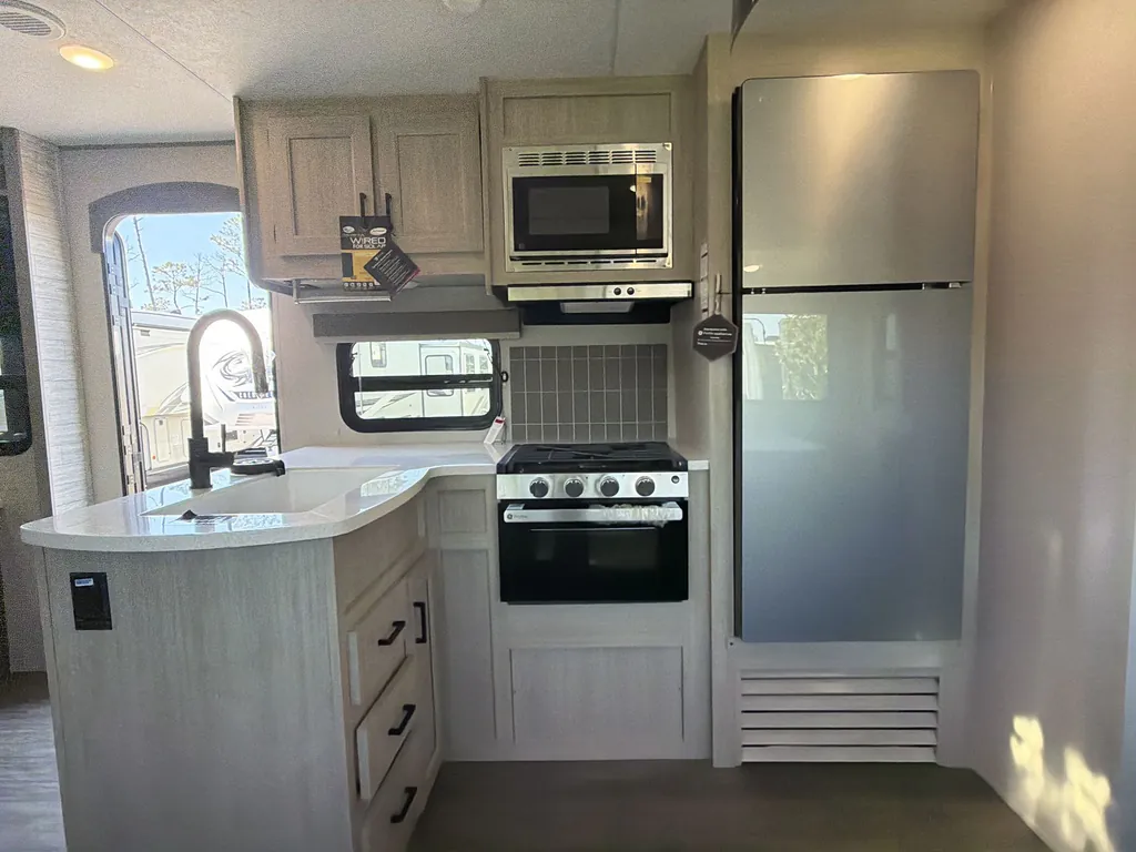 2026 Forest River Aurora 34BHTS 2 QUEEN BEDS, Photos photo 4