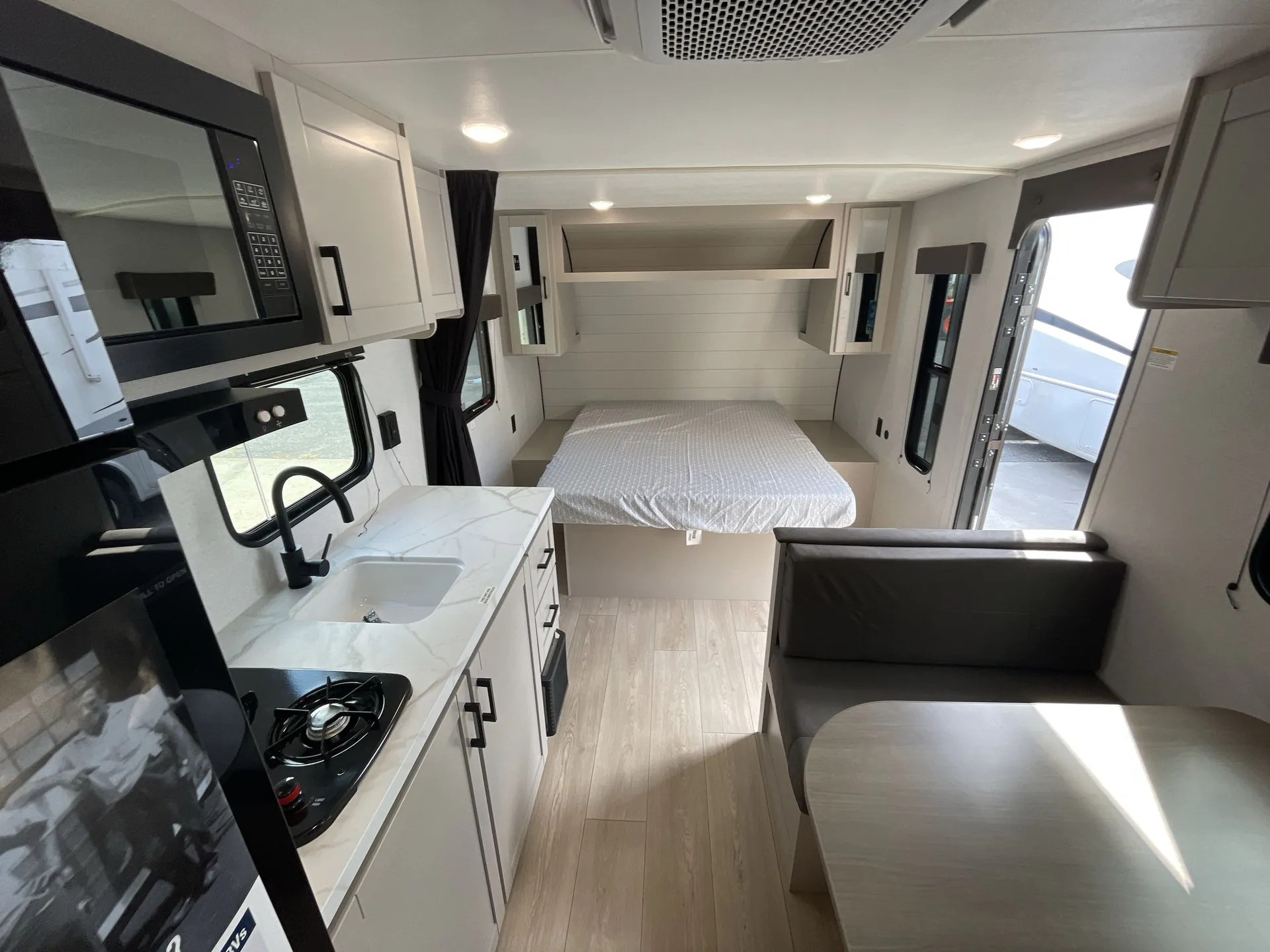 2027 Jayco Jay Flight 175FQ — living area main