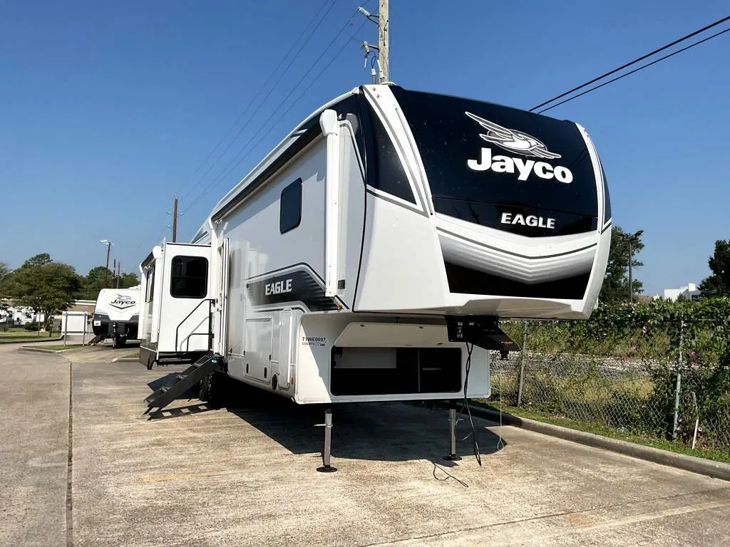 2026 Jayco Eagle 335LSTS - Photo 4