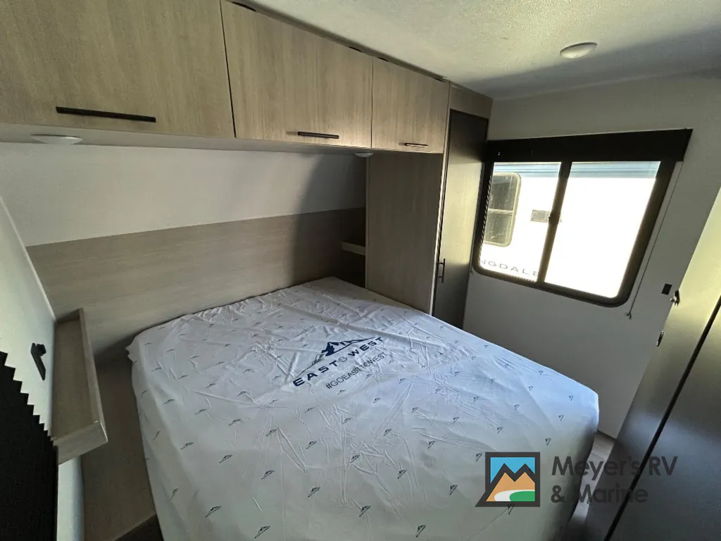 2027 East to West Della Terra 280BH, Photos photo 16