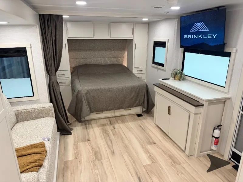 2026 Brinkley Model Ix 23X - Photo 3