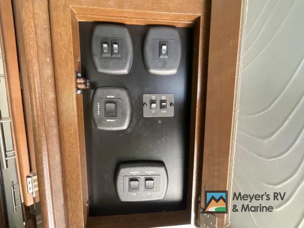 2018 Forest River Wildcat 34WB, Photos photo 42
