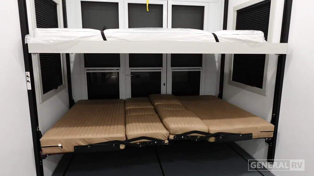 2026 Brinkley Model G 4000, Photos photo 31