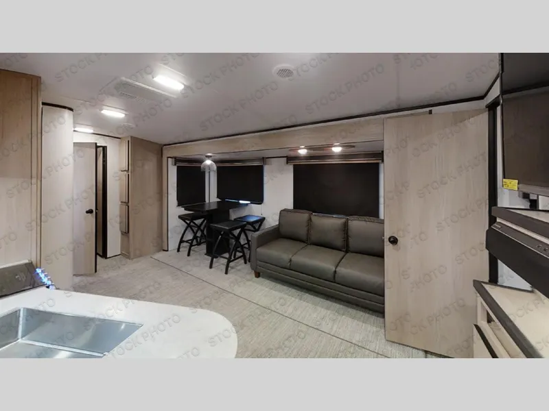 2023 Cruiser RV Radiance 28QD - Photo 4