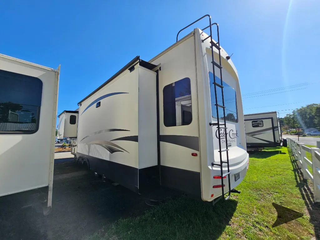 2020 Forest River Cedar Creek Champagne Edition 38EL, Photos photo 6