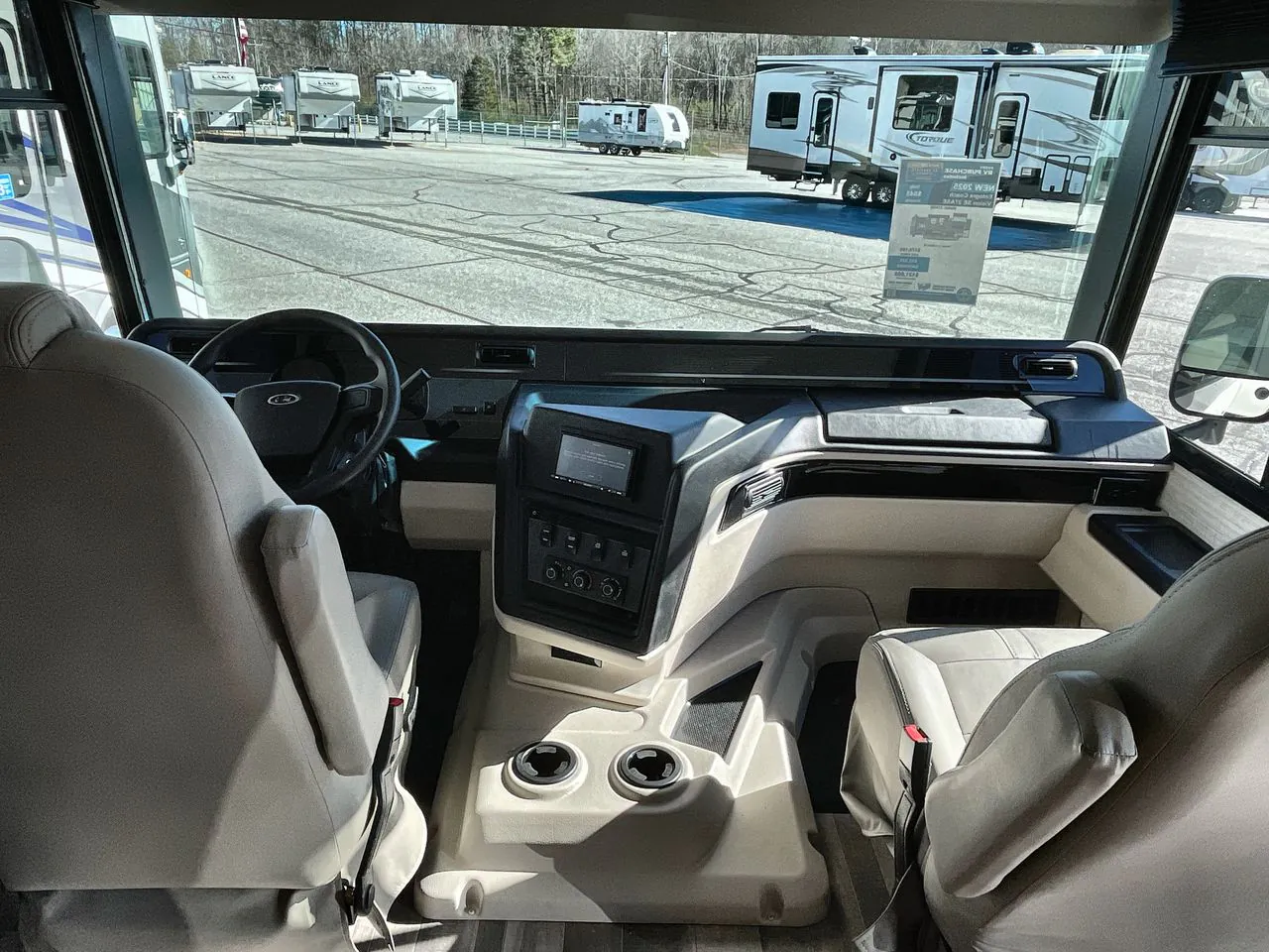 2025 Entegra Coach Vision SE 27ASE - Photo 4