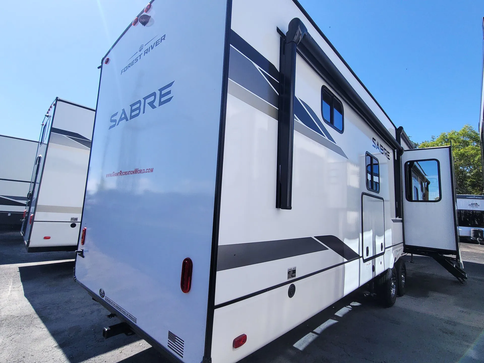 2026 Forest River Sabre 37FLH — Photo 5