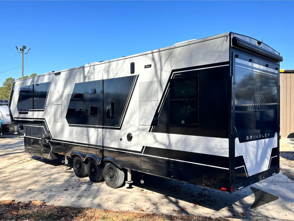 2026 Brinkley Model G 3520, Photos photo 9