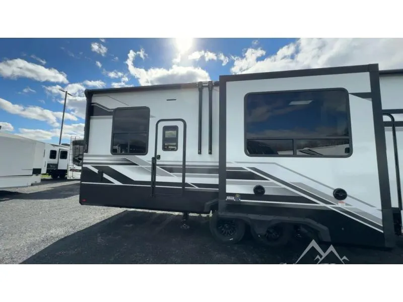 2026 Grand Design Momentum G-Class 320G - Photo 3
