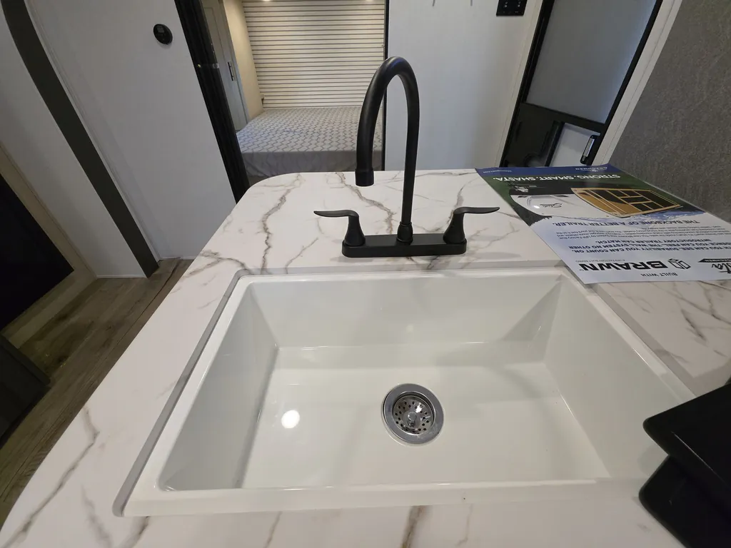 2026 Shasta RVs i-5 Edition 526RBS, Photos photo 12