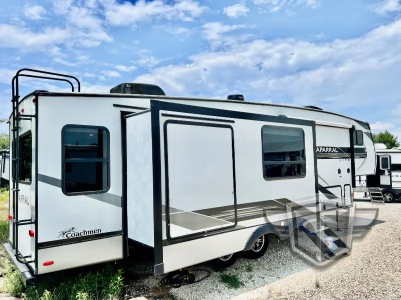 2021 Coachmen Chaparral Lite 284RLS - Photo 3