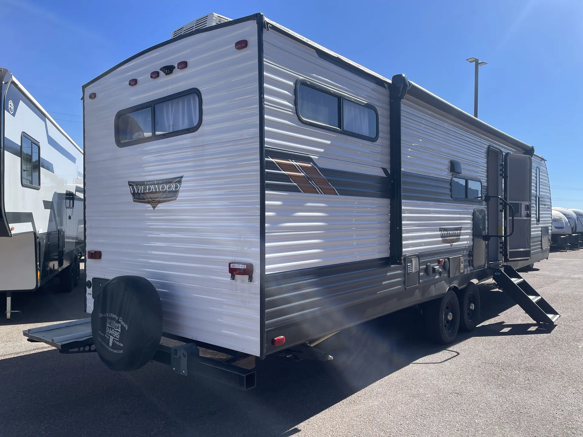 2022 Forest River Wildwood 29VBUD — off campside