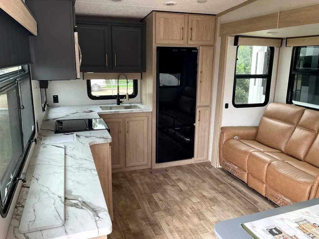 2025 KZ RV Ridgeway 27RK - Photo 4