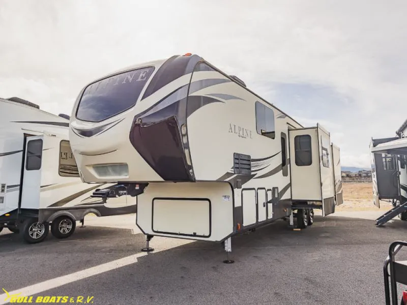 2019 Keystone Alpine 3800FK - Photo 3